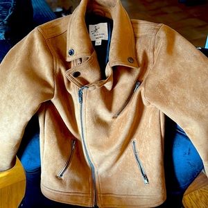 Boys suede like jacket. Not suede but feels like it. Tan khaki worn once 4/5